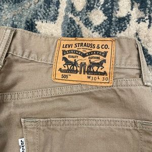 Levi 505 30x30 khaki jeans